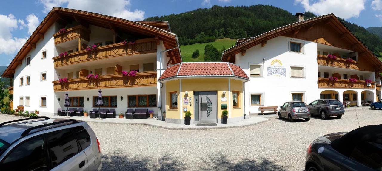 Hotel Sonja Кадіп'єтра Екстер'єр фото