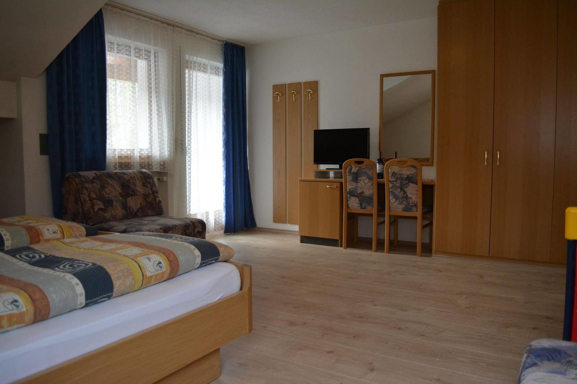 Hotel Sonja Кадіп'єтра Екстер'єр фото